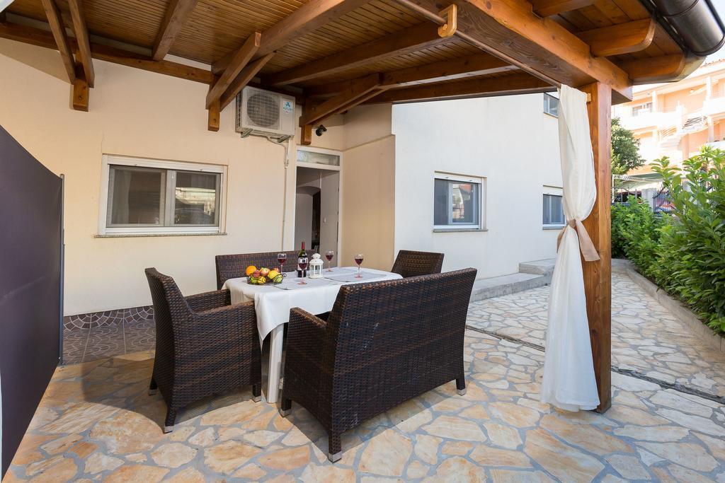 Apartmani Maksan Pakoštane Exterior foto