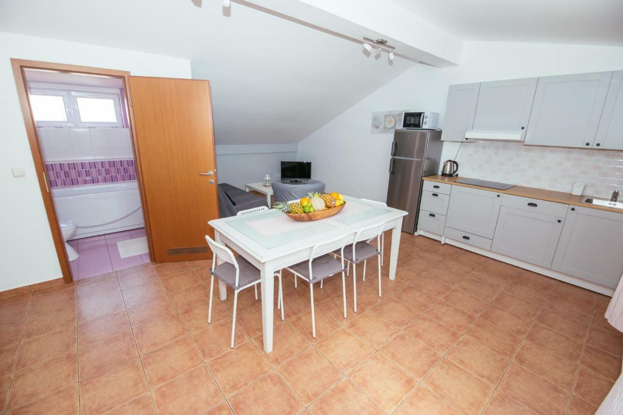 Apartmani Maksan Pakoštane Exterior foto
